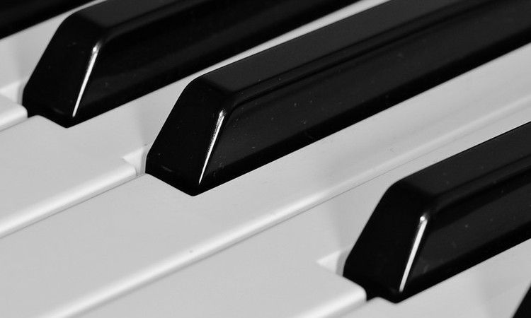 100Audio唯美安静的钢琴曲音乐推荐